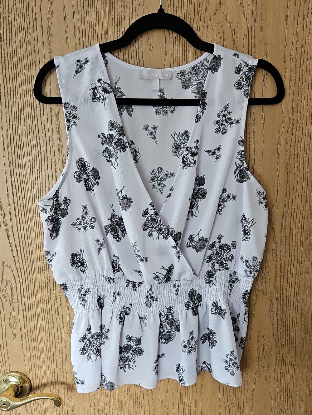 Chelsea28 White Sleeveless Floral Surplice Peplum Top